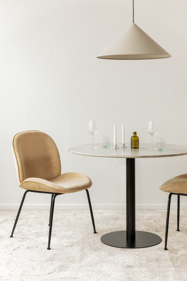 Essgruppe 'Marbelous Lux' - 1 Tisch Ø100 & 4 Stühle